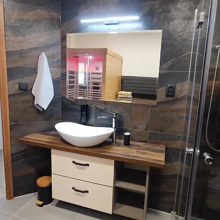 Nissi Apartament *